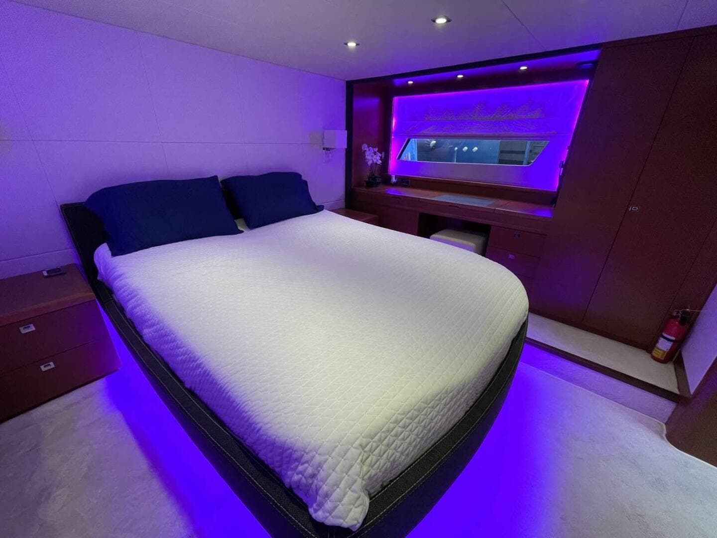 2013 Prestige 620 — photo 19