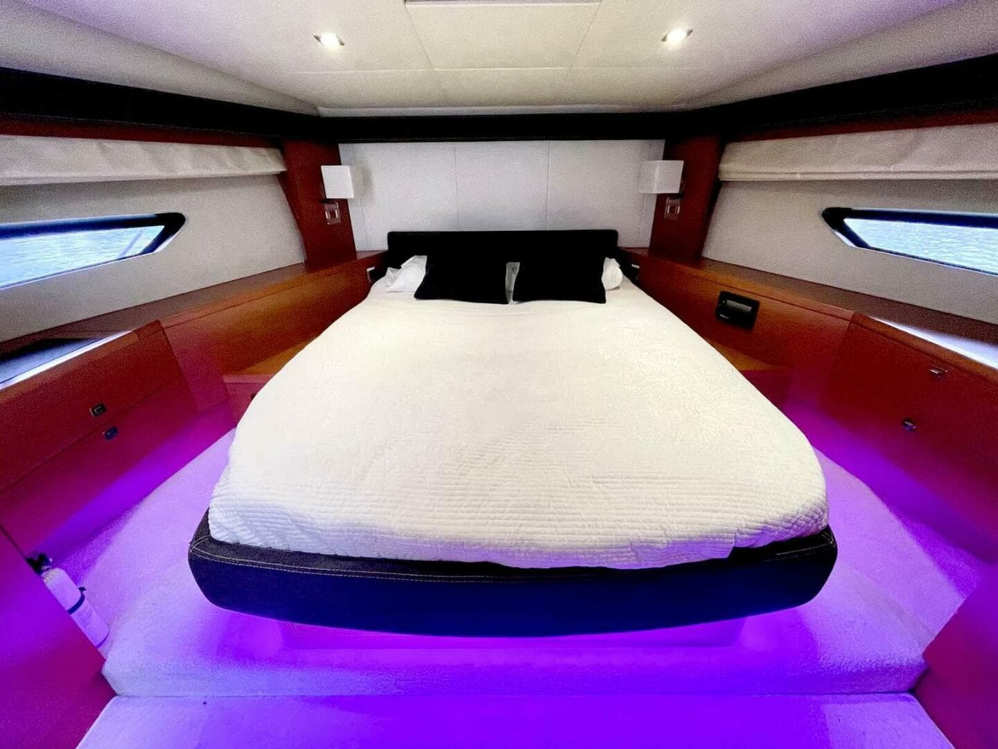 2013 Prestige 620 — photo 16