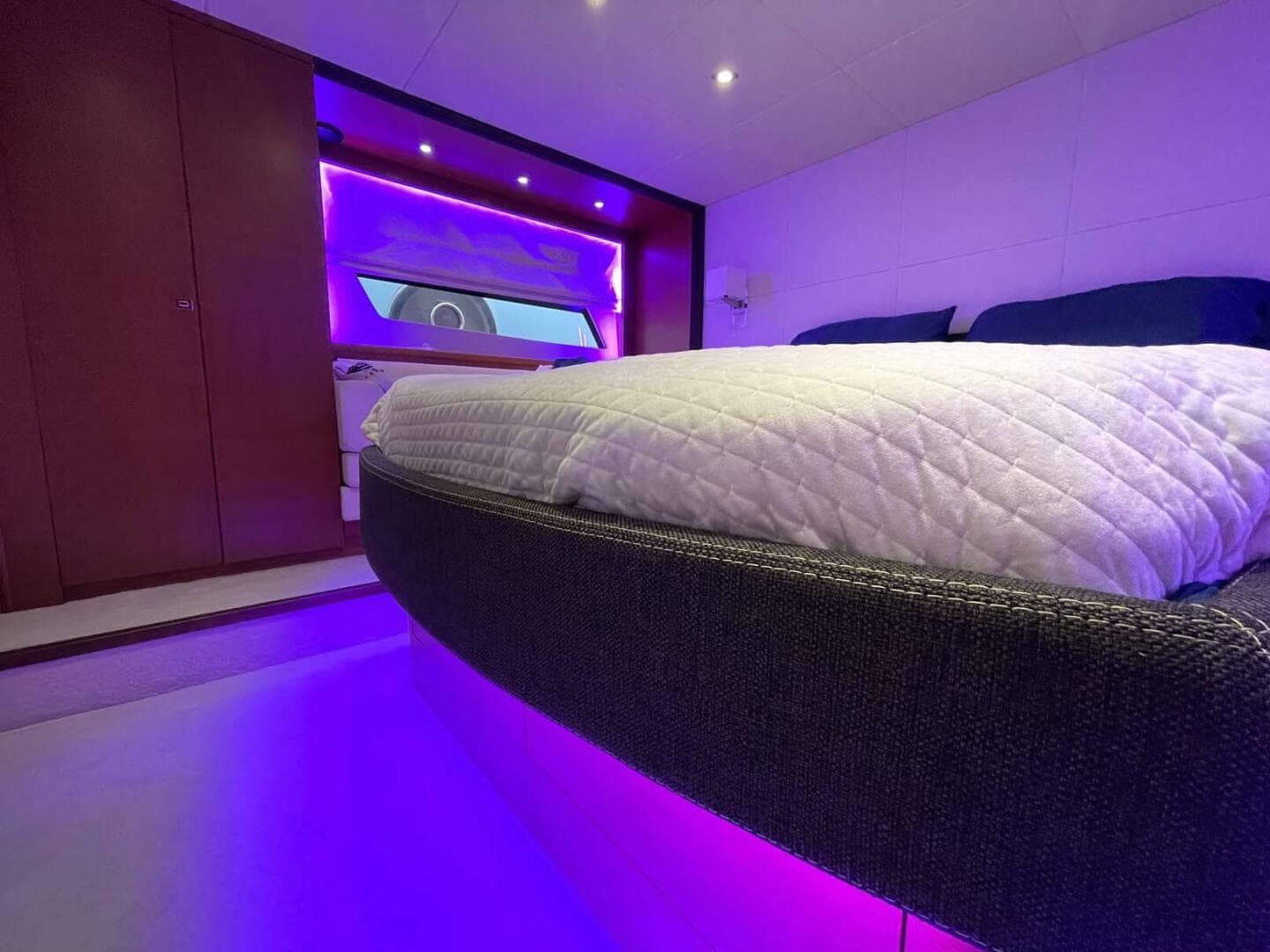 2013 Prestige 620 — photo 20