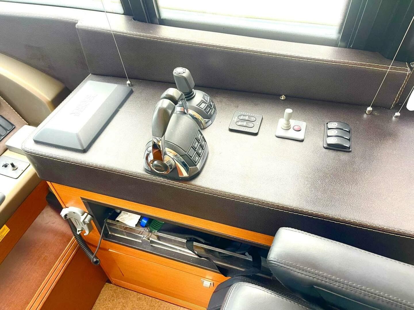 2013 Prestige 620 — photo 12