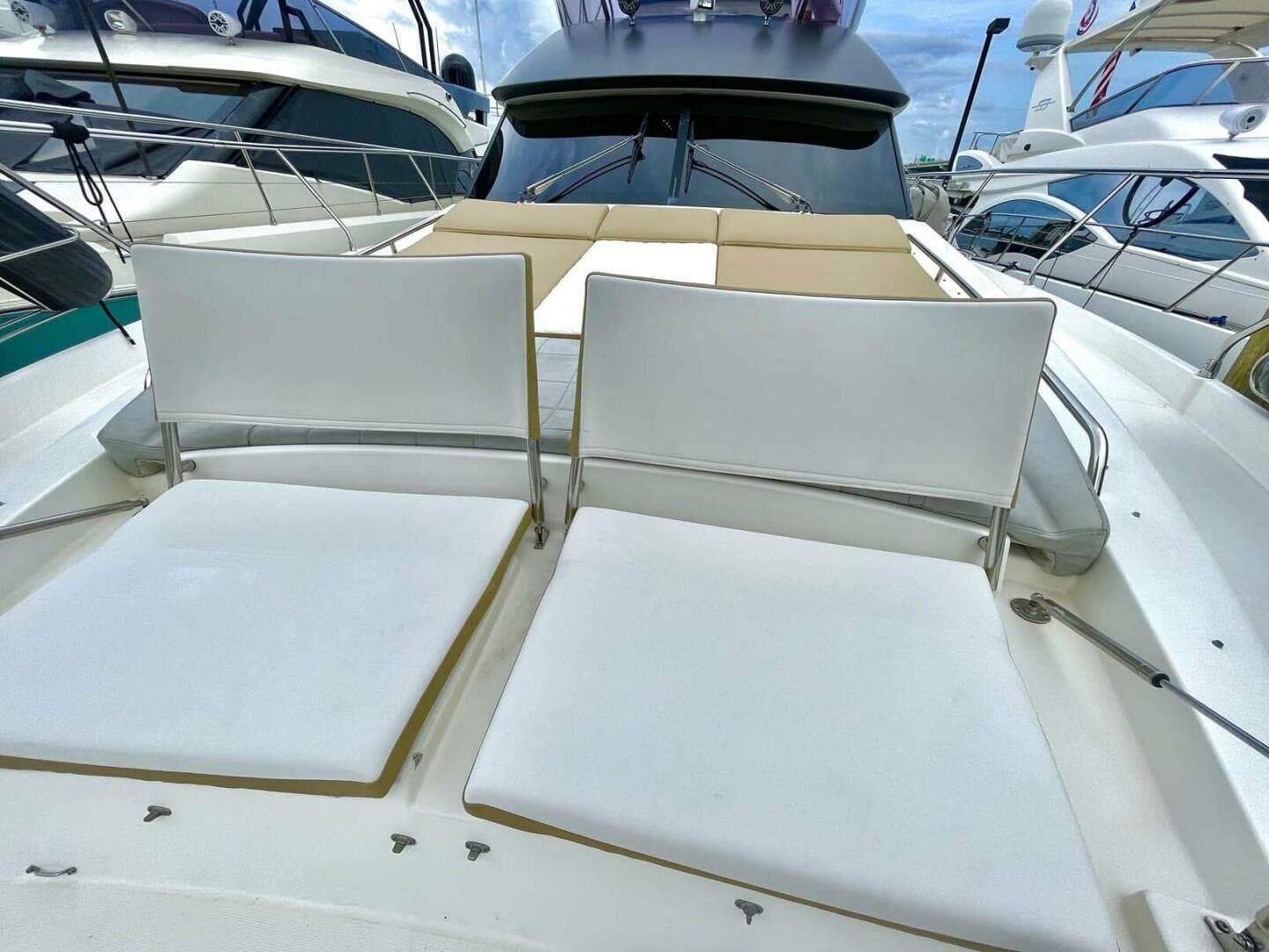 2013 Prestige 620 — photo 32