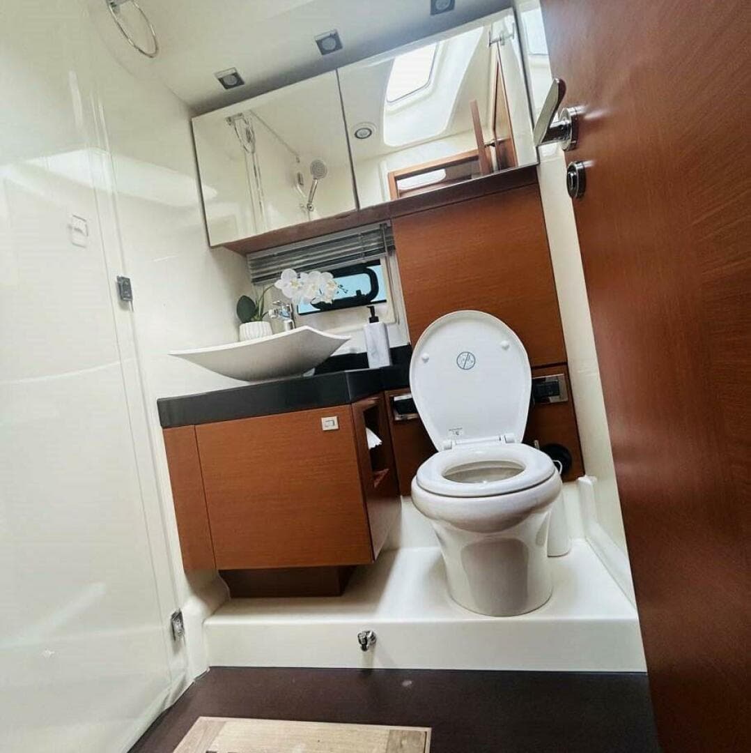 2013 Prestige 620 — photo 24