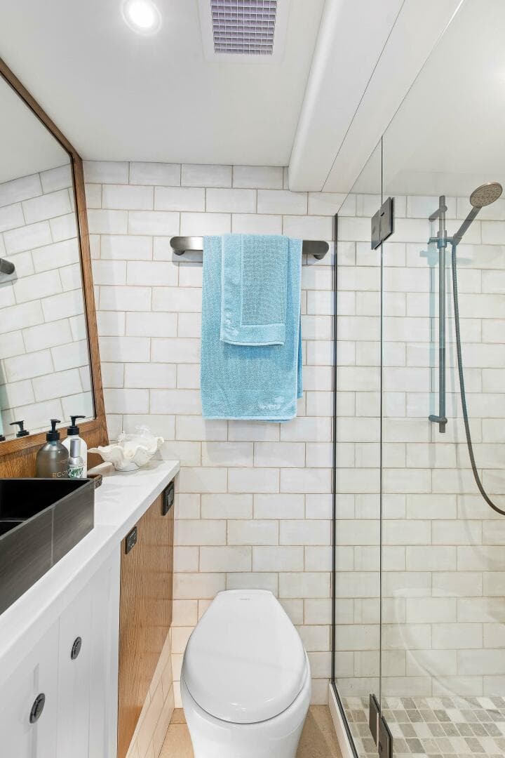 2021 Valder Yachts Power Cat — photo 20