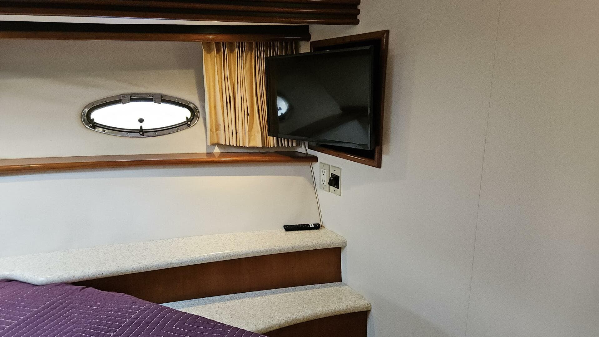 2000 Carver 450 Voyager — photo 31