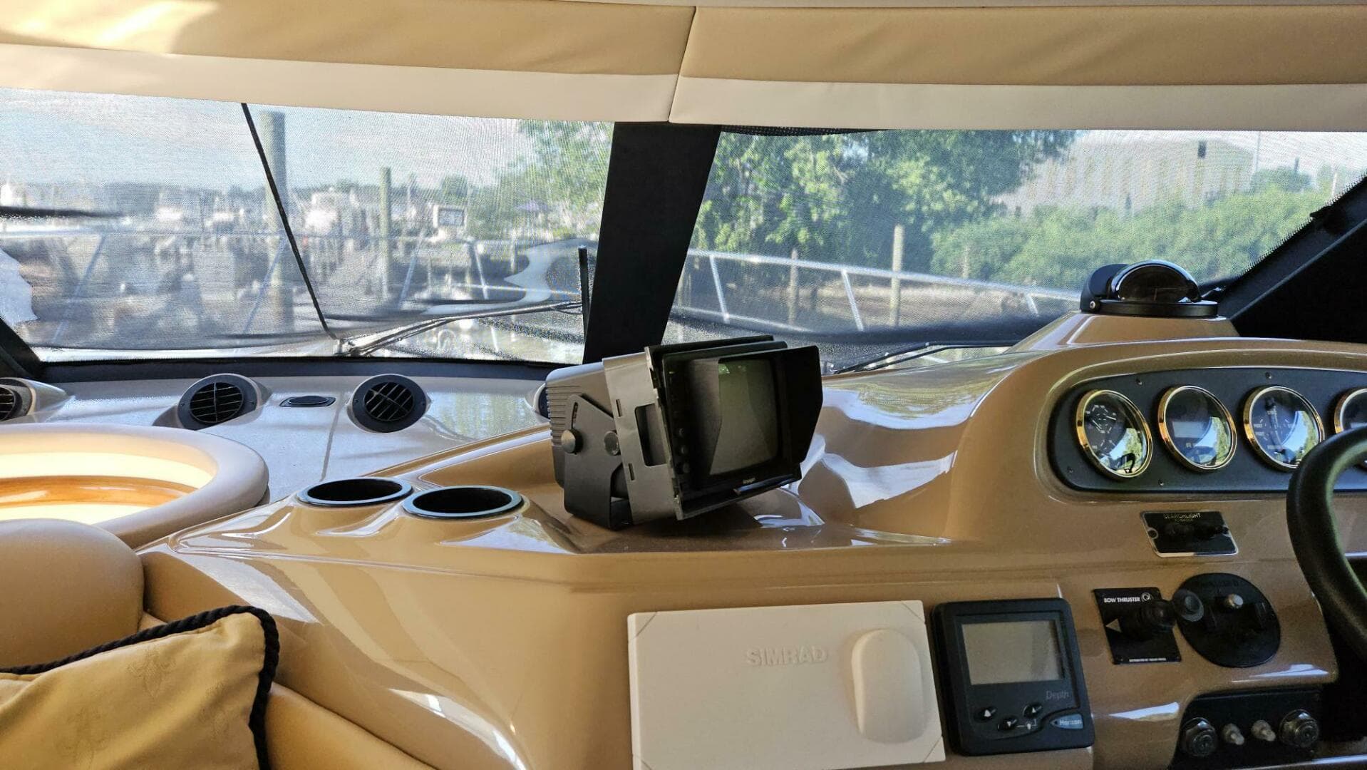 2000 Carver 450 Voyager — photo 16