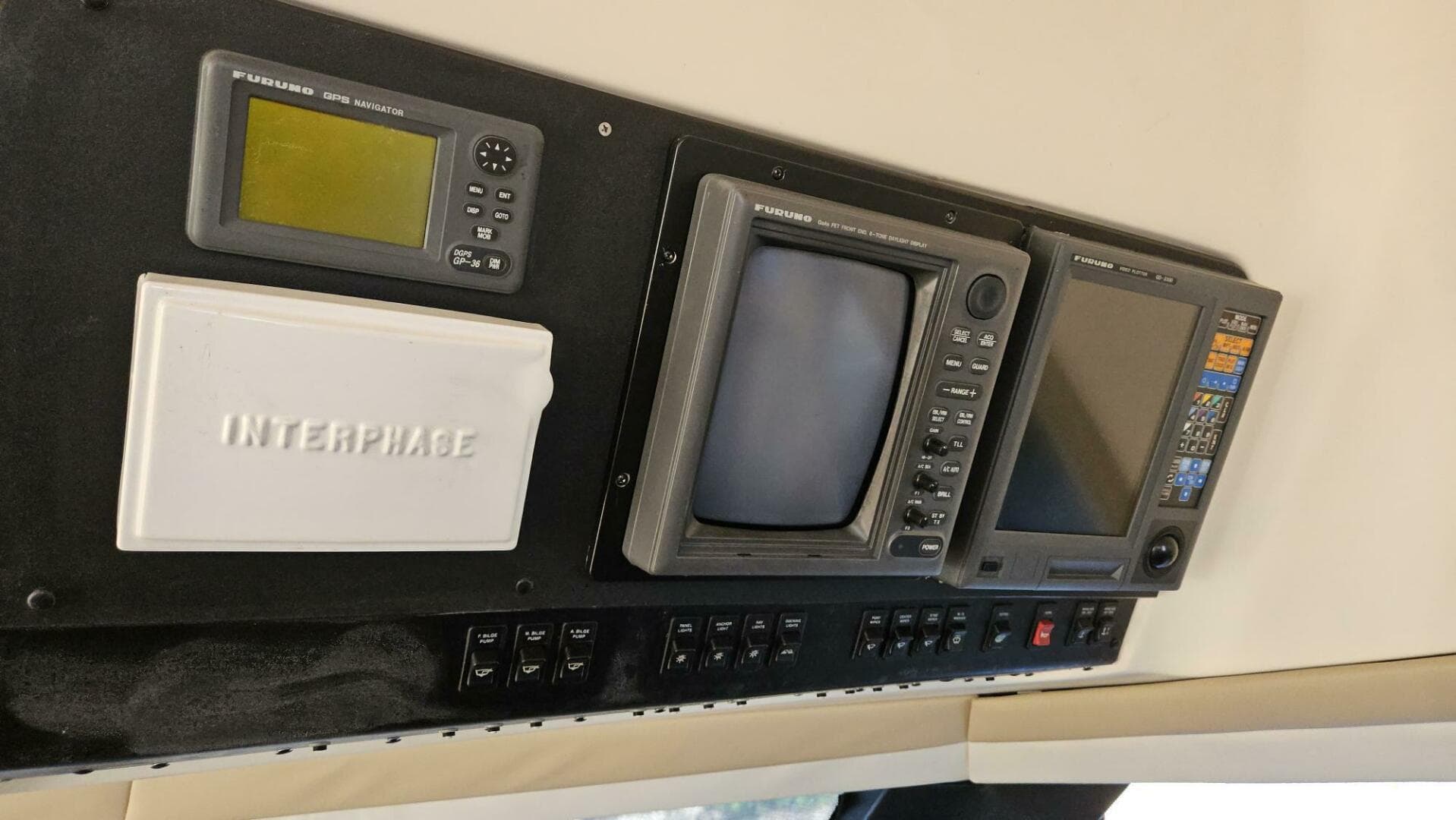 2000 Carver 450 Voyager — photo 18