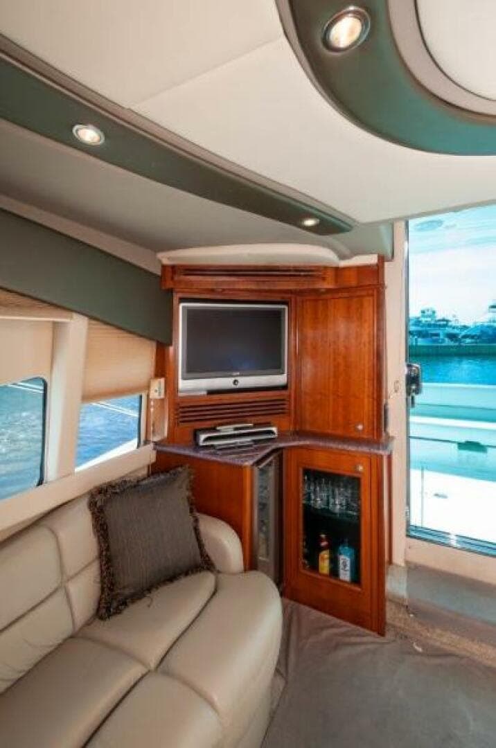 2006 Cruisers Yachts 477 Sport Sedan — photo 5