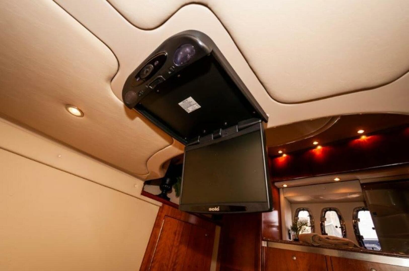 2006 Cruisers Yachts 477 Sport Sedan — photo 20