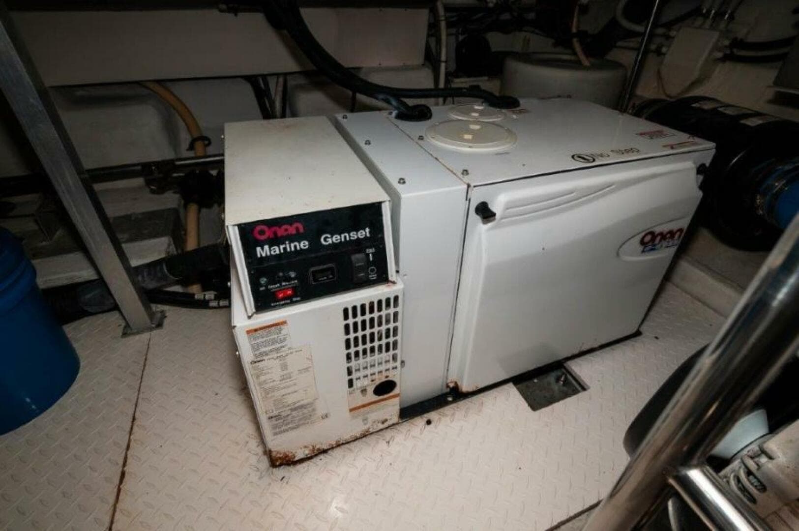 2006 Cruisers Yachts 477 Sport Sedan — photo 34