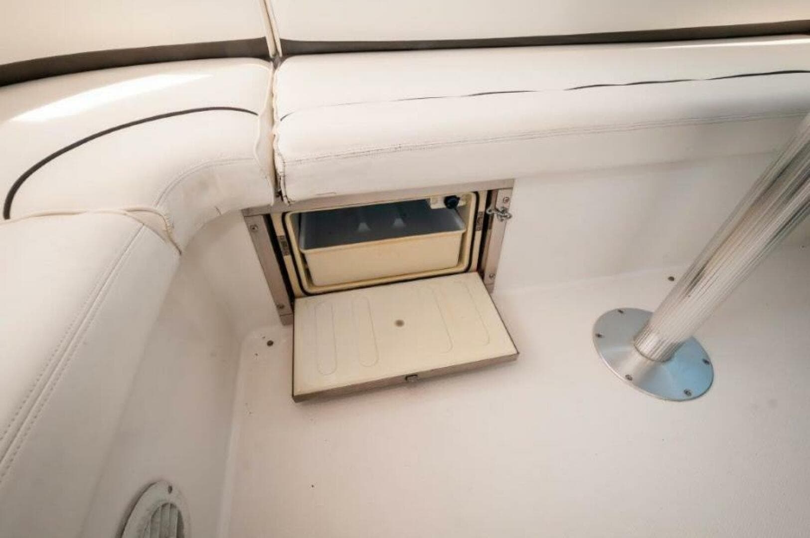 2006 Cruisers Yachts 477 Sport Sedan — photo 28