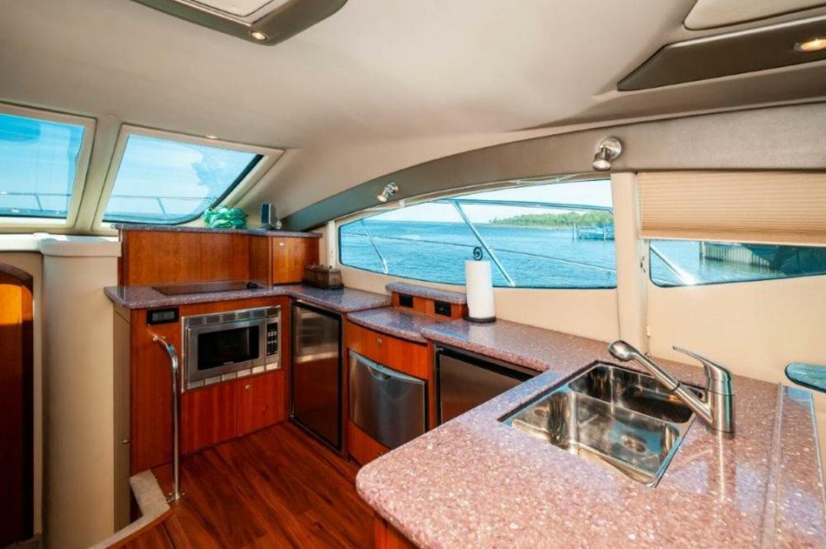 2006 Cruisers Yachts 477 Sport Sedan — photo 11