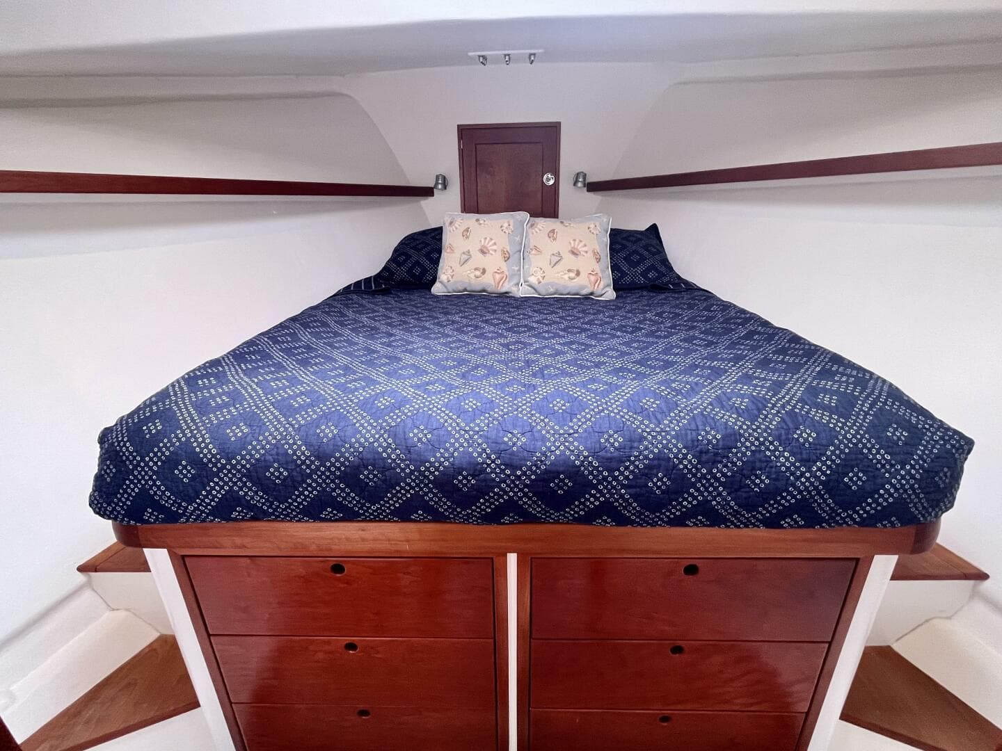 2016 Wesmac 42 — photo 24