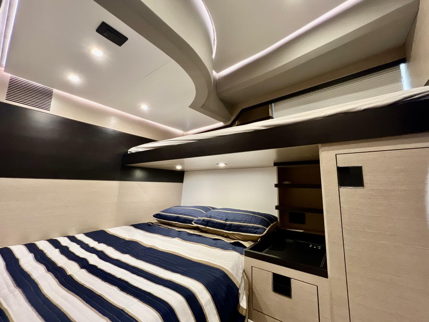 2022 Okean Flybridge 50 — photo 28