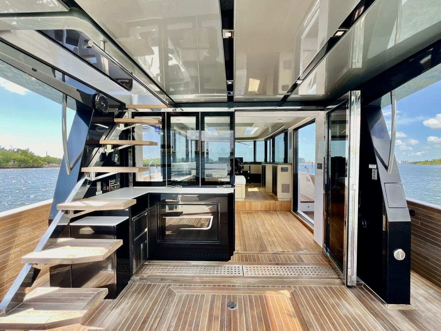 2022 Okean Flybridge 50 — photo 12