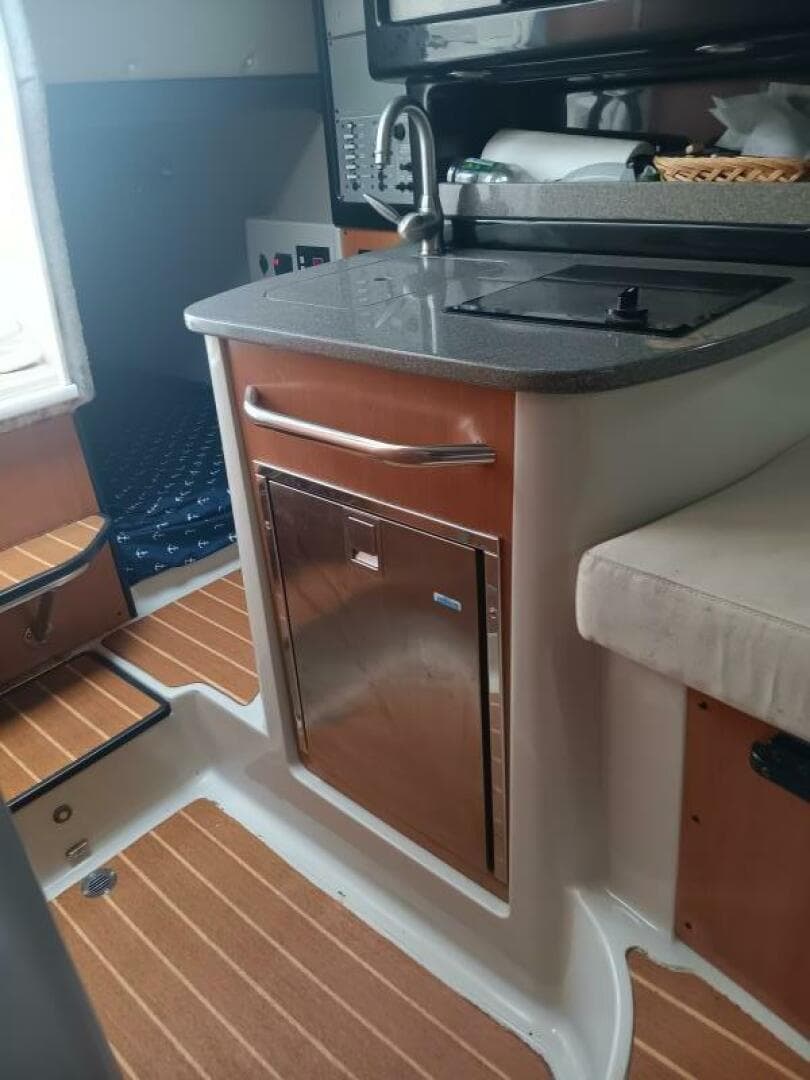 2010 Mariah 270 — photo 10