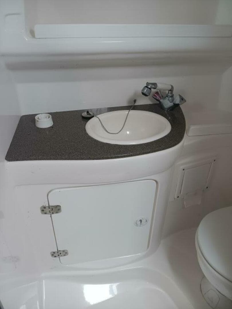 2010 Mariah 270 — photo 11