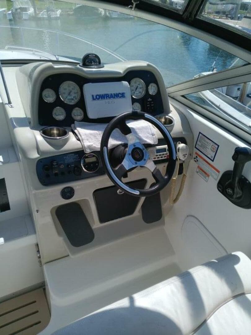 2010 Mariah 270 — photo 3