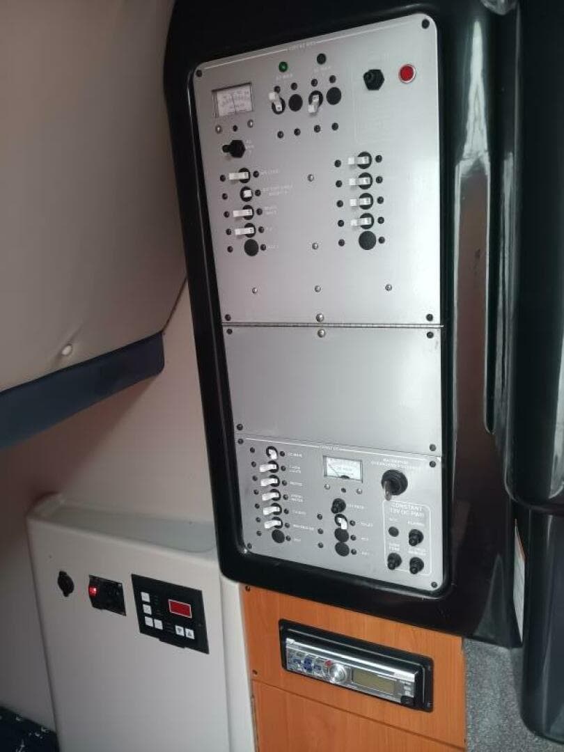 2010 Mariah 270 — photo 13