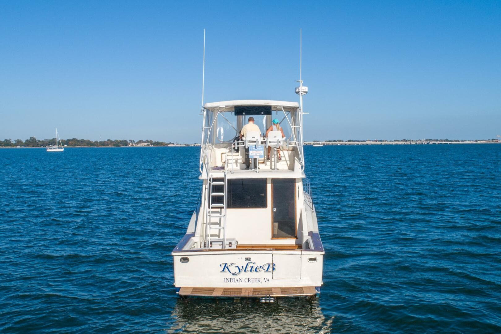 1986 Chris-Craft Commander 422 — photo 25