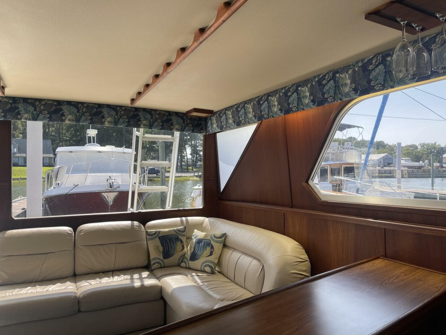 1986 Chris-Craft Commander 422 — photo 12