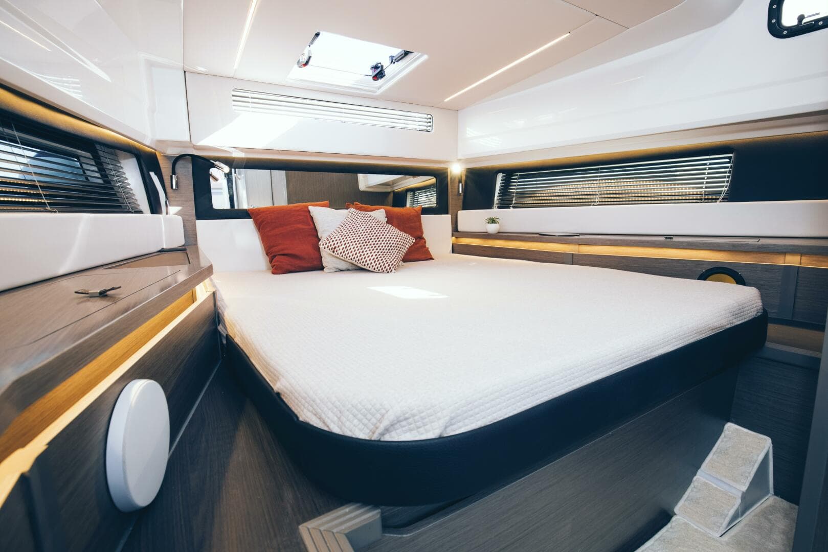 2025 Wellcraft 38 Explorer — photo 9