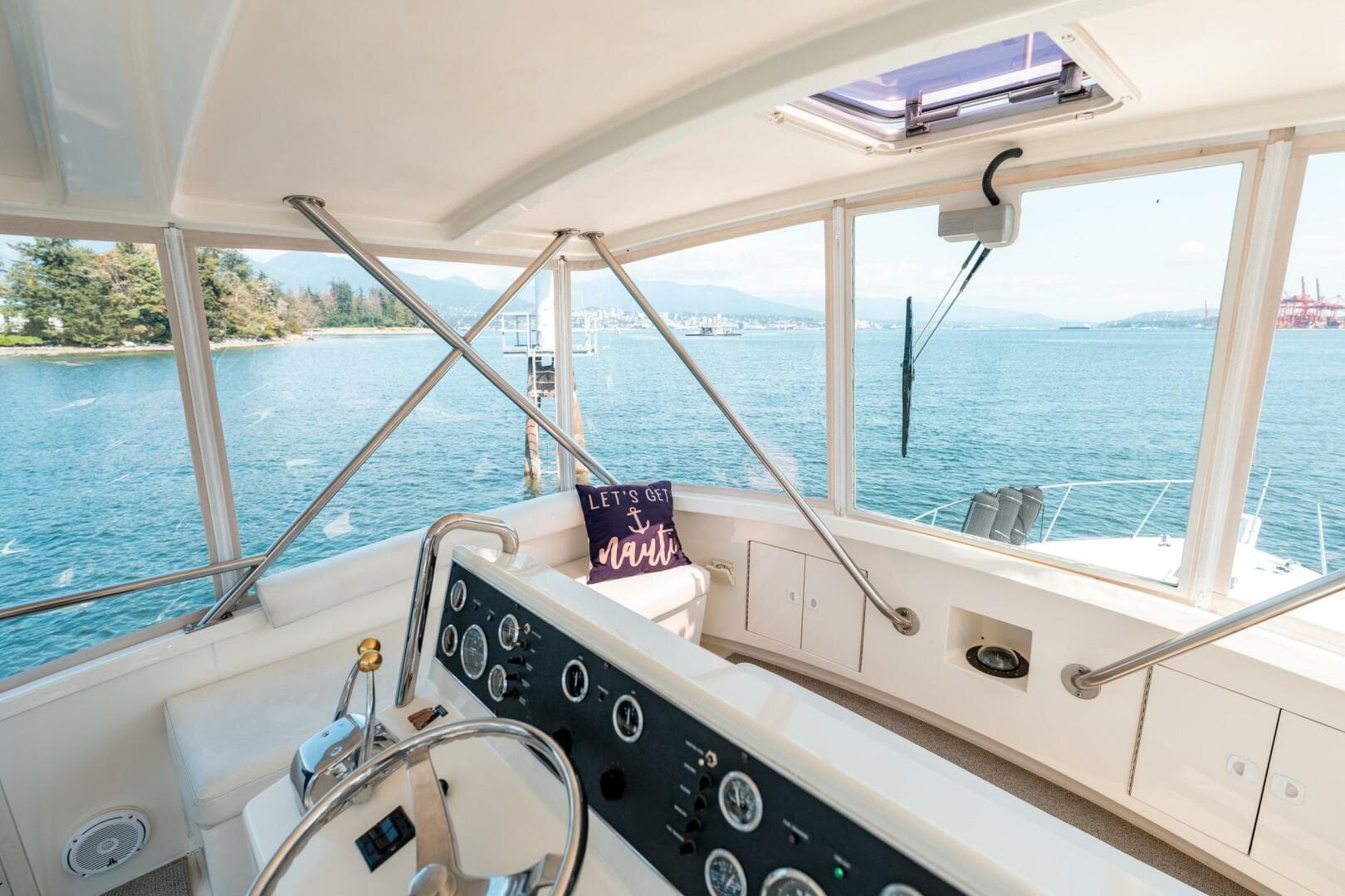 1985 Post 46 Convertible — photo 39