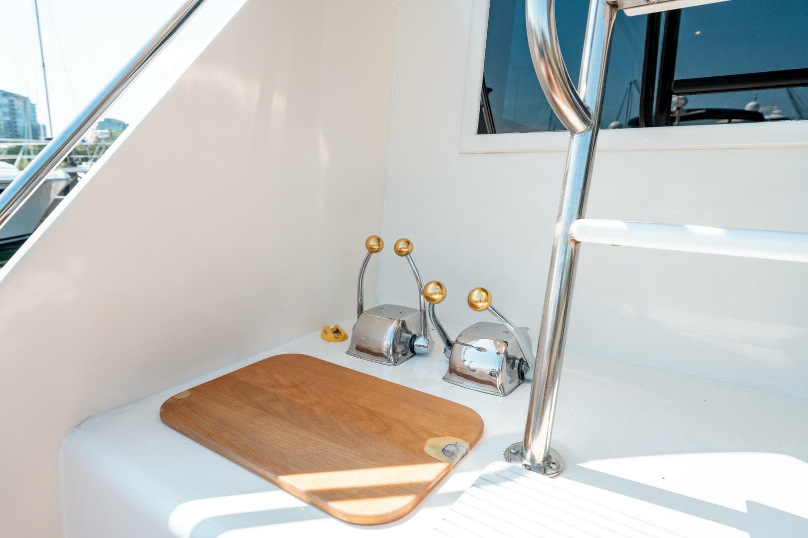 1985 Post 46 Convertible — photo 26