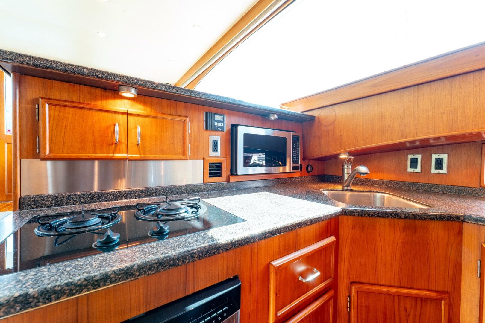 1985 Post 46 Convertible — photo 44