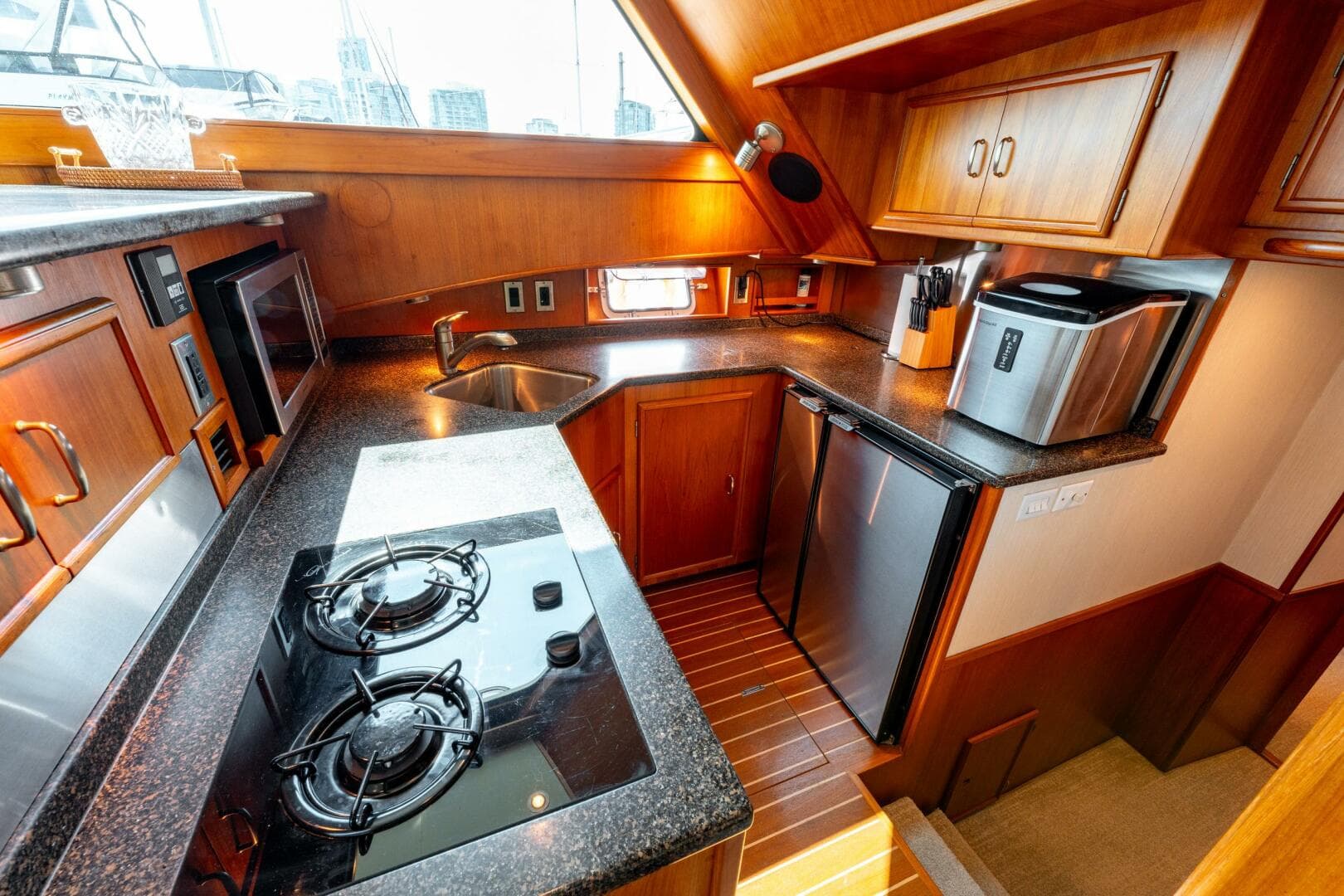 1985 Post 46 Convertible — photo 46