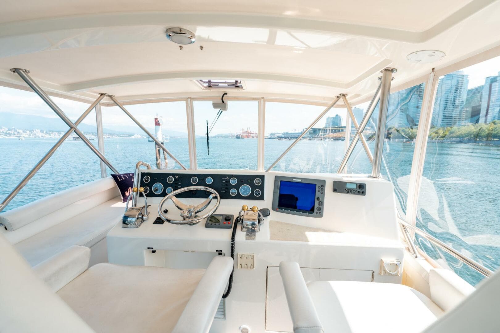 1985 Post 46 Convertible — photo 36