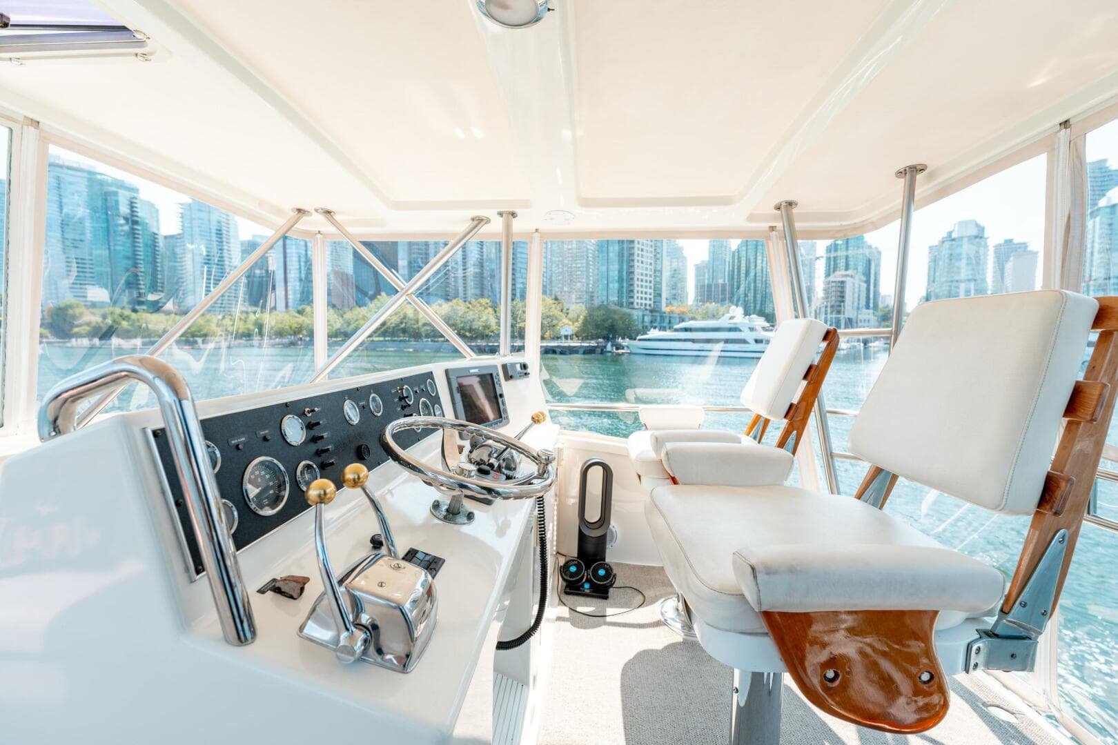 1985 Post 46 Convertible — photo 38