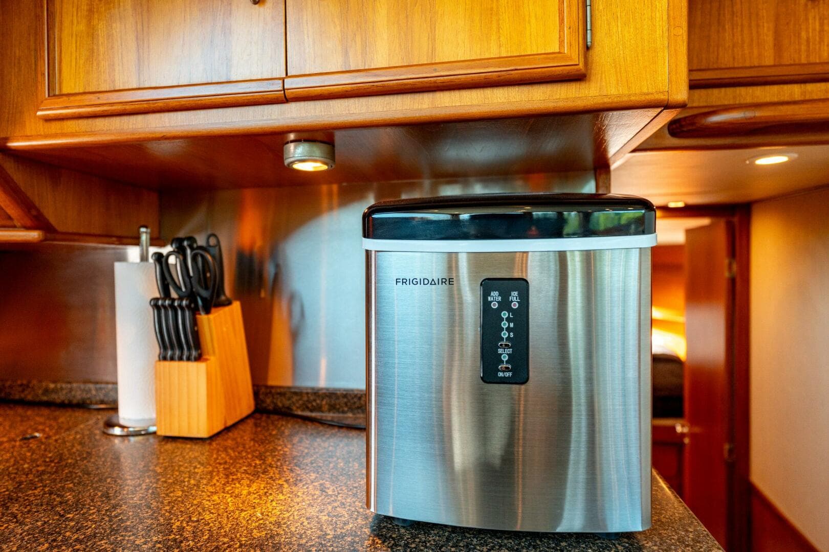 1985 Post 46 Convertible — photo 49