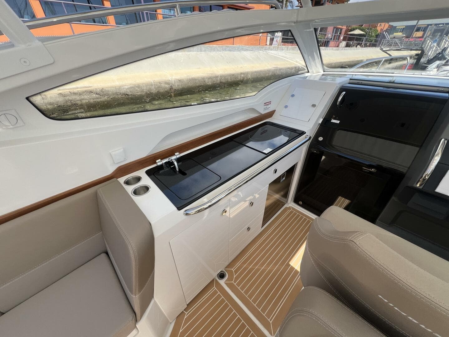 2024 Nimbus W9 — photo 12