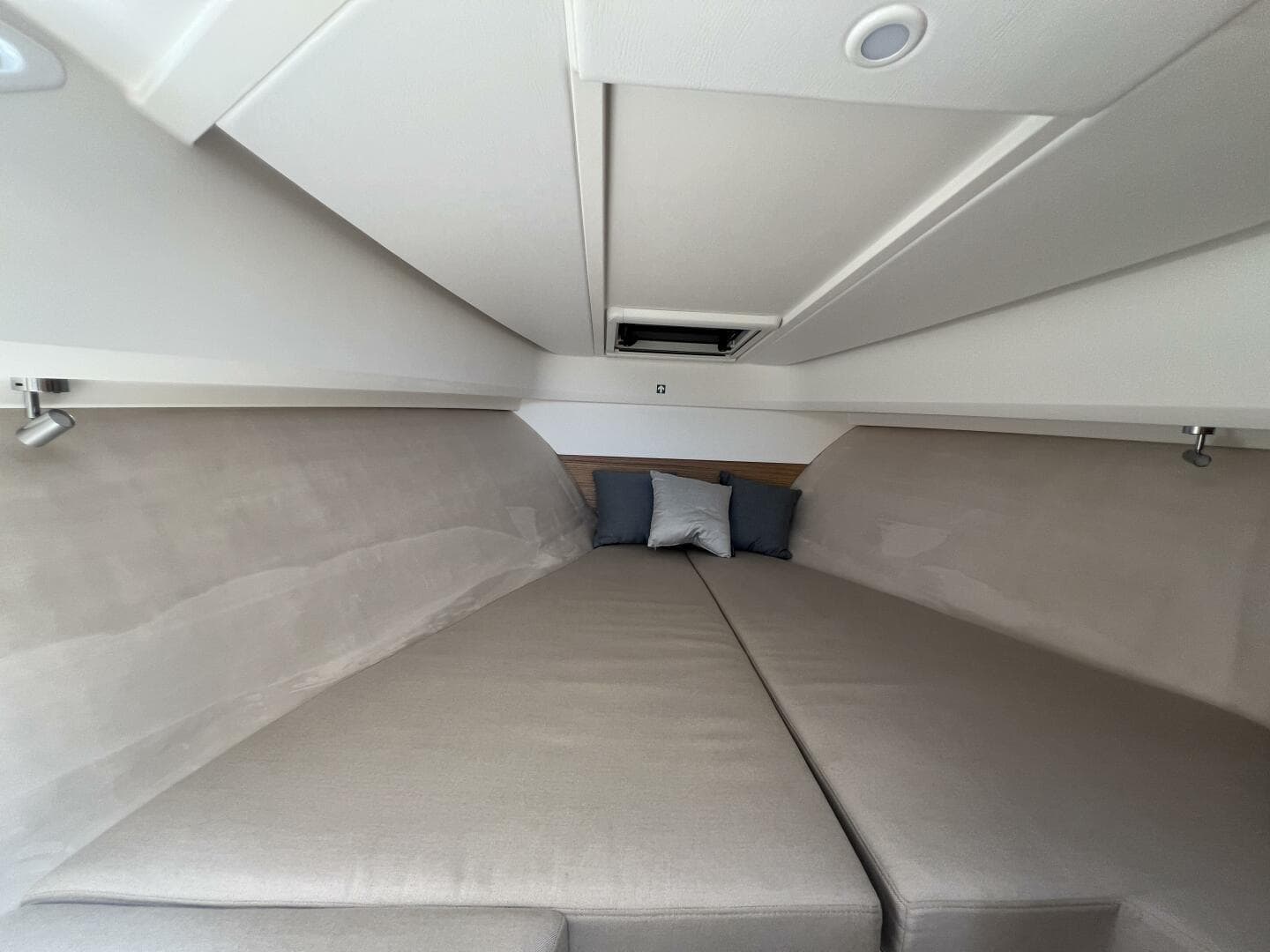 2024 Nimbus W9 — photo 16