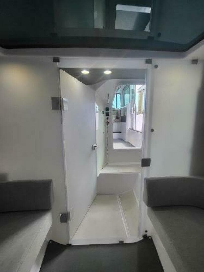 2024 Axopar 37 XC Cross Cabin — photo 16