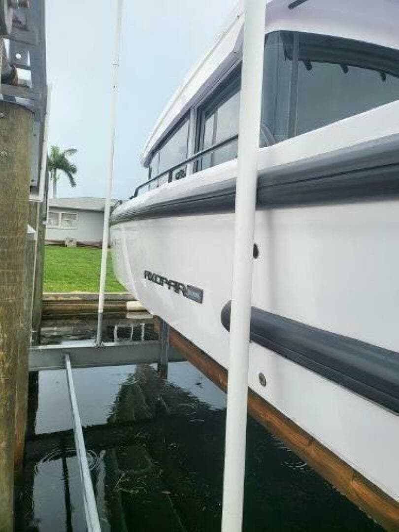 2024 Axopar 37 XC Cross Cabin — photo 5