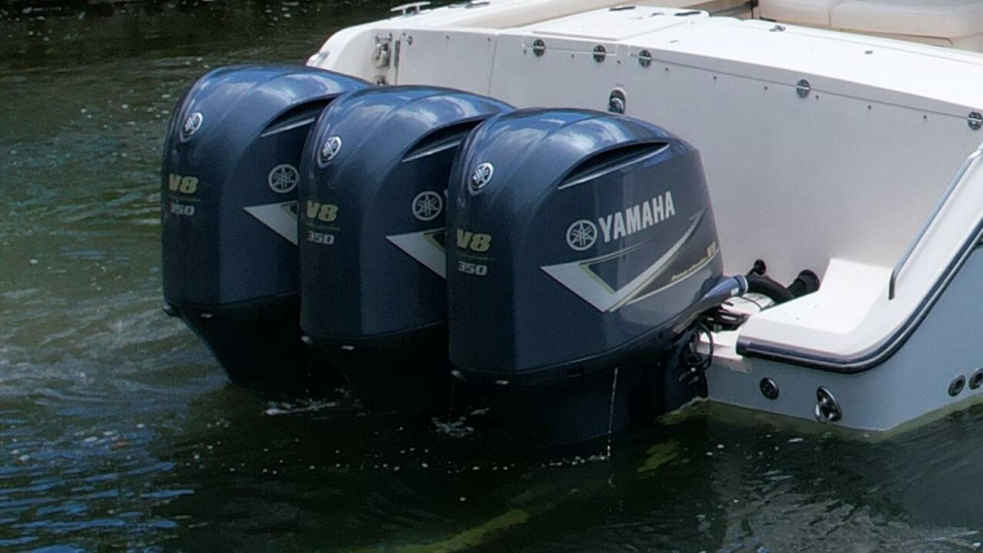 2017 Grady-White — photo 10