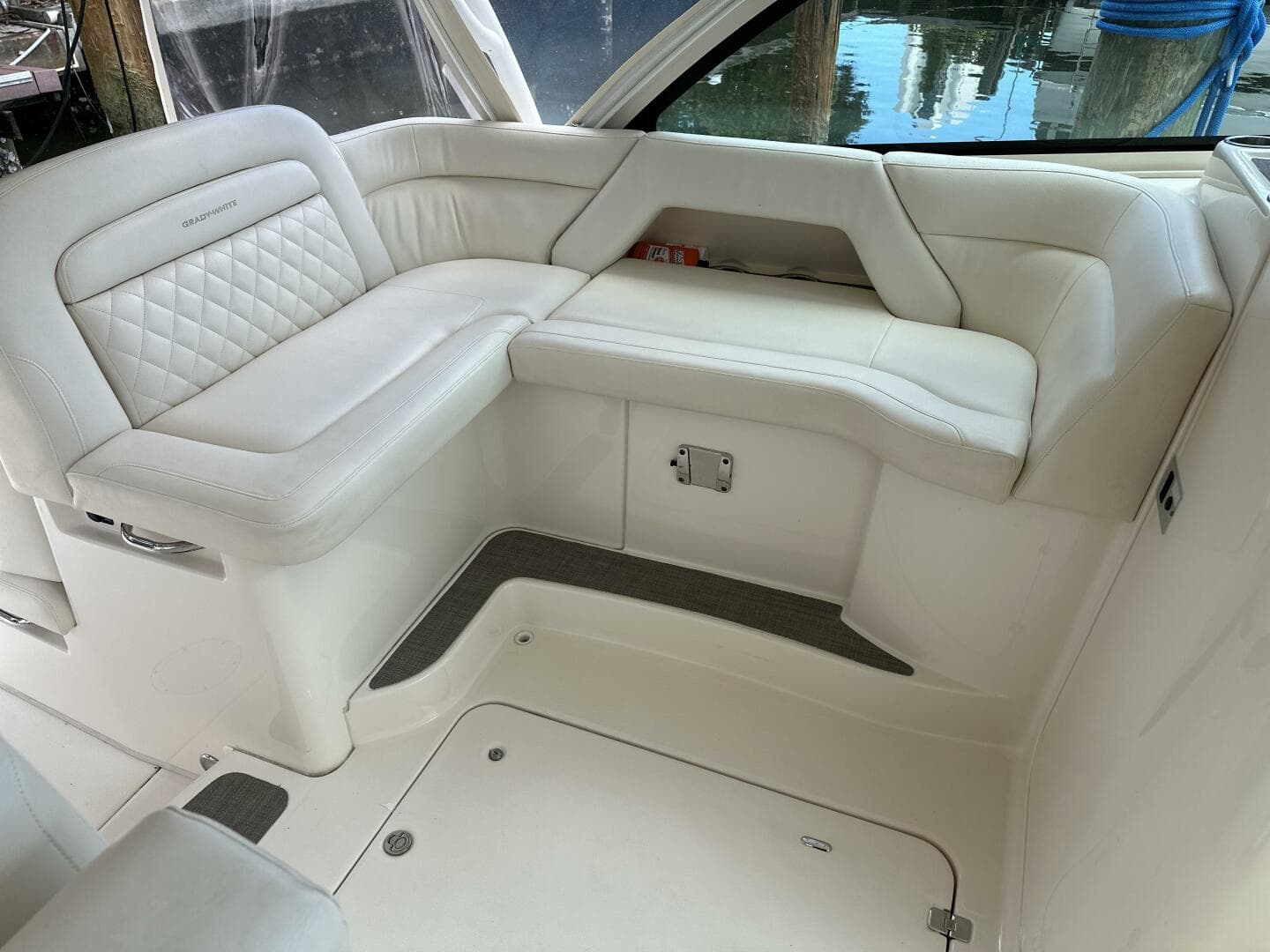 2017 Grady-White — photo 21