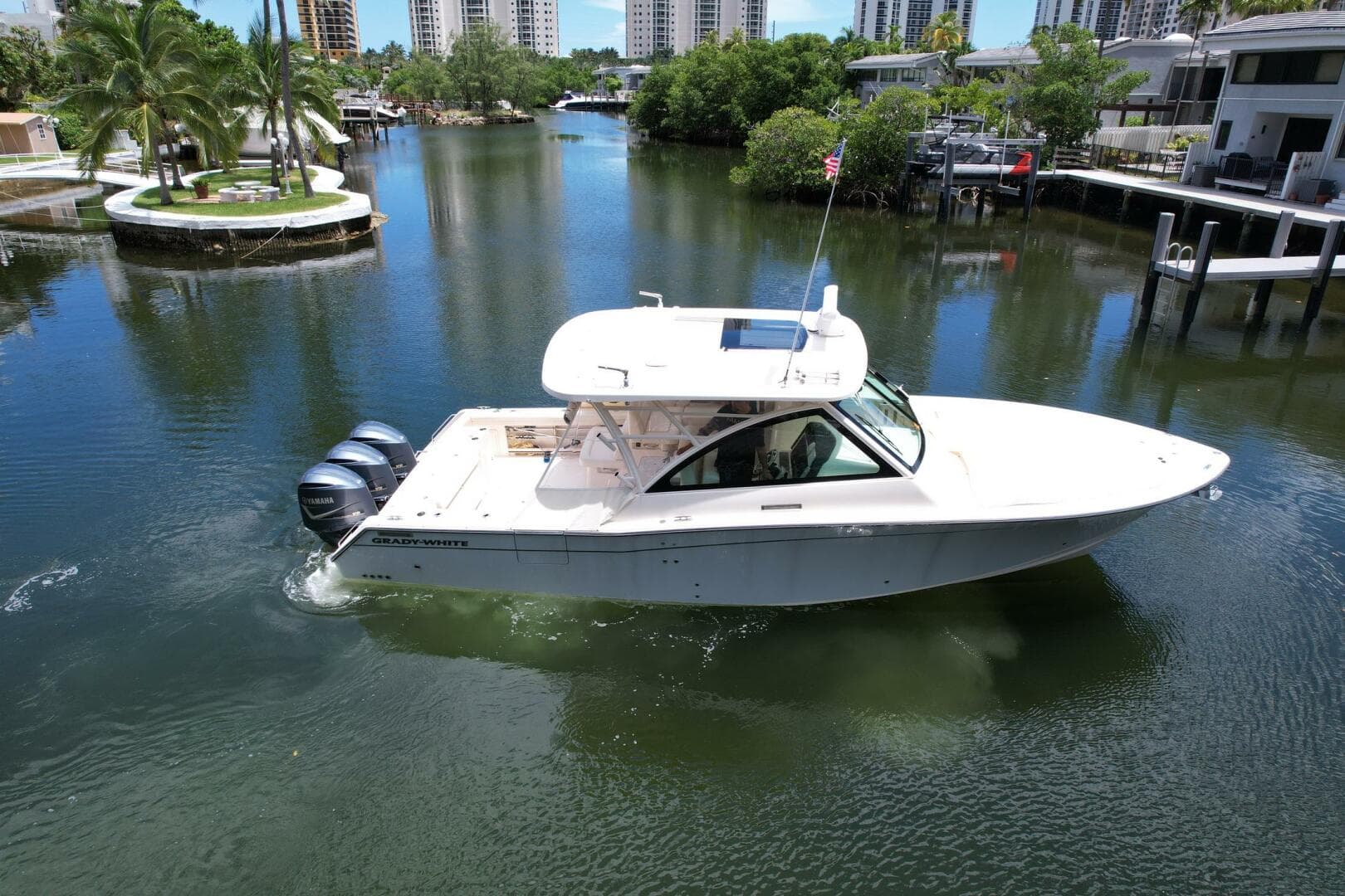 2017 Grady-White — photo 15