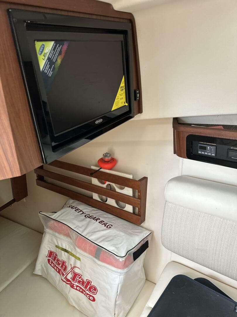 2017 Grady-White — photo 27