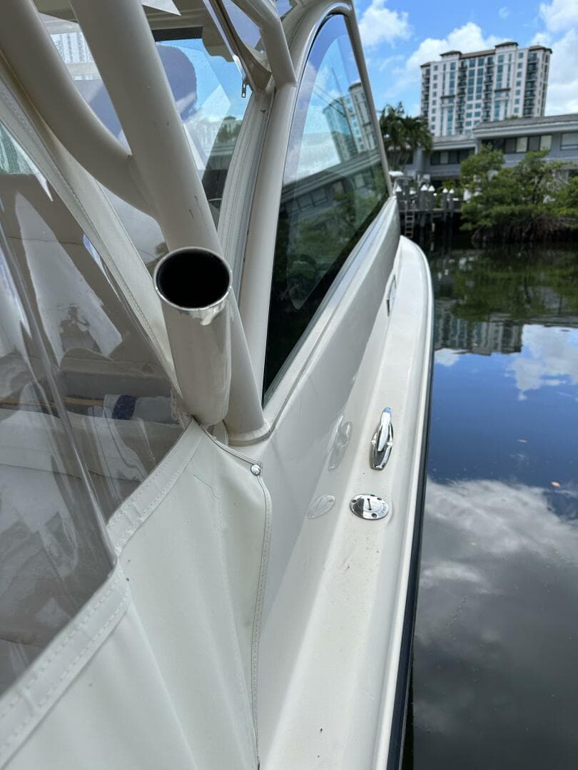 2017 Grady-White — photo 38