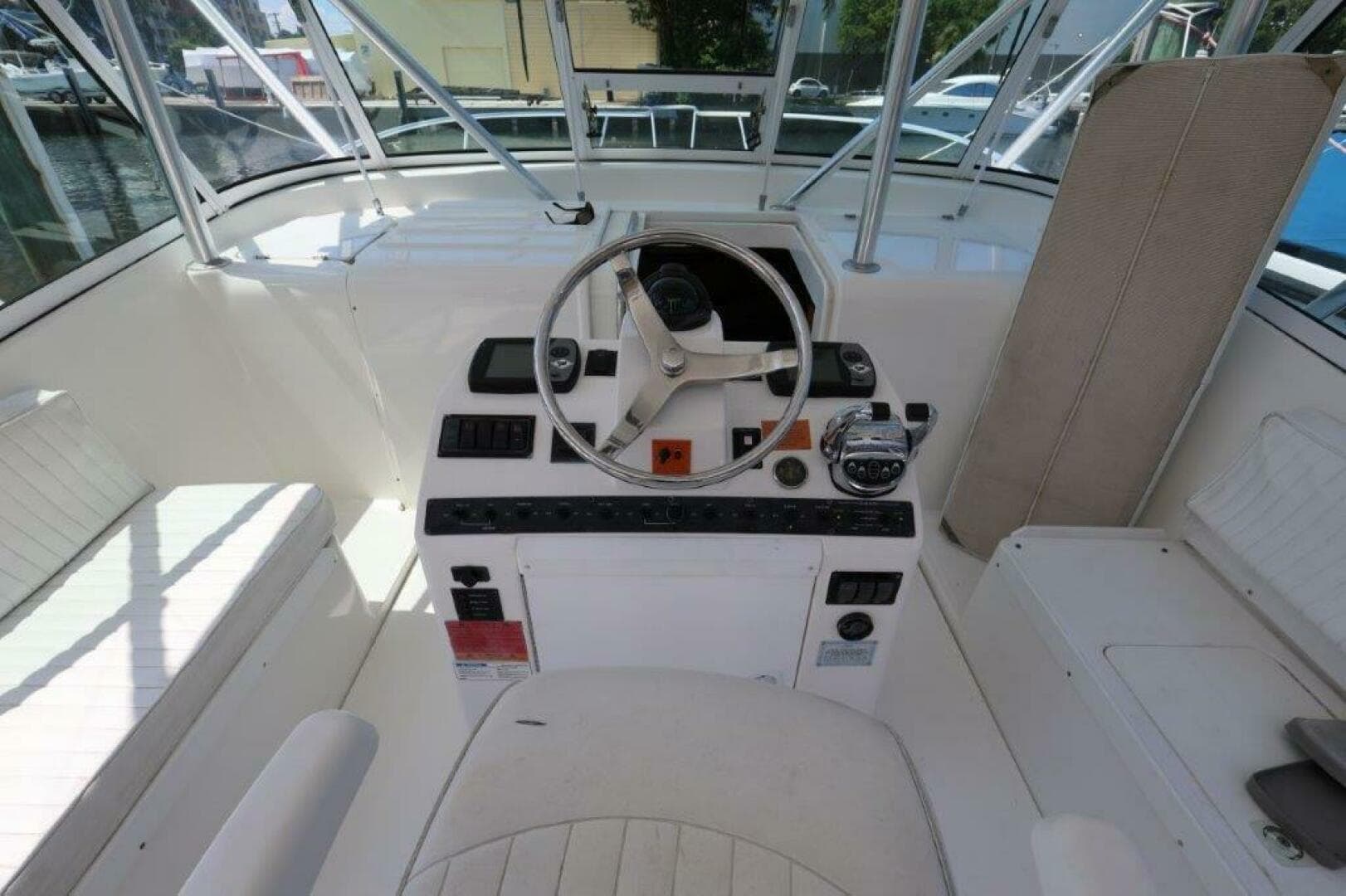 2007 Luhrs 32 Open — photo 9