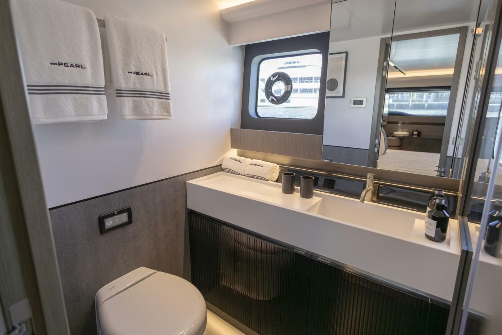 2025 Pearl 72 — photo 26