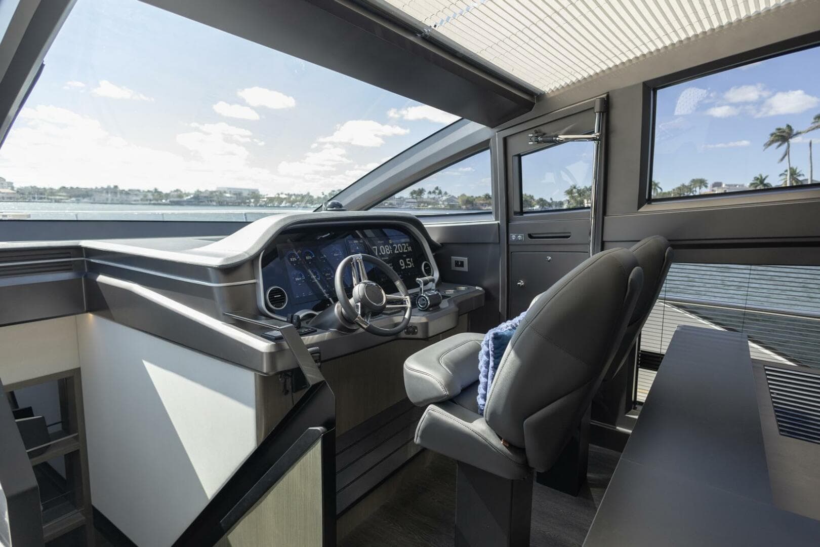 2025 Pearl 72 — photo 13