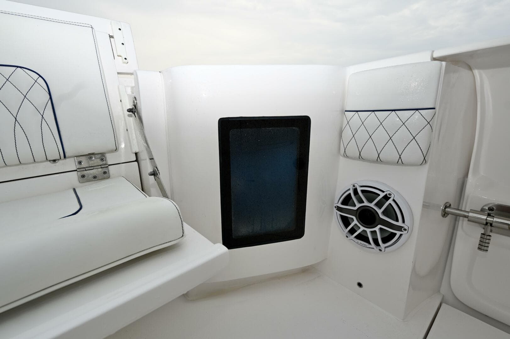 2021 Intrepid 438 Evolution — photo 11