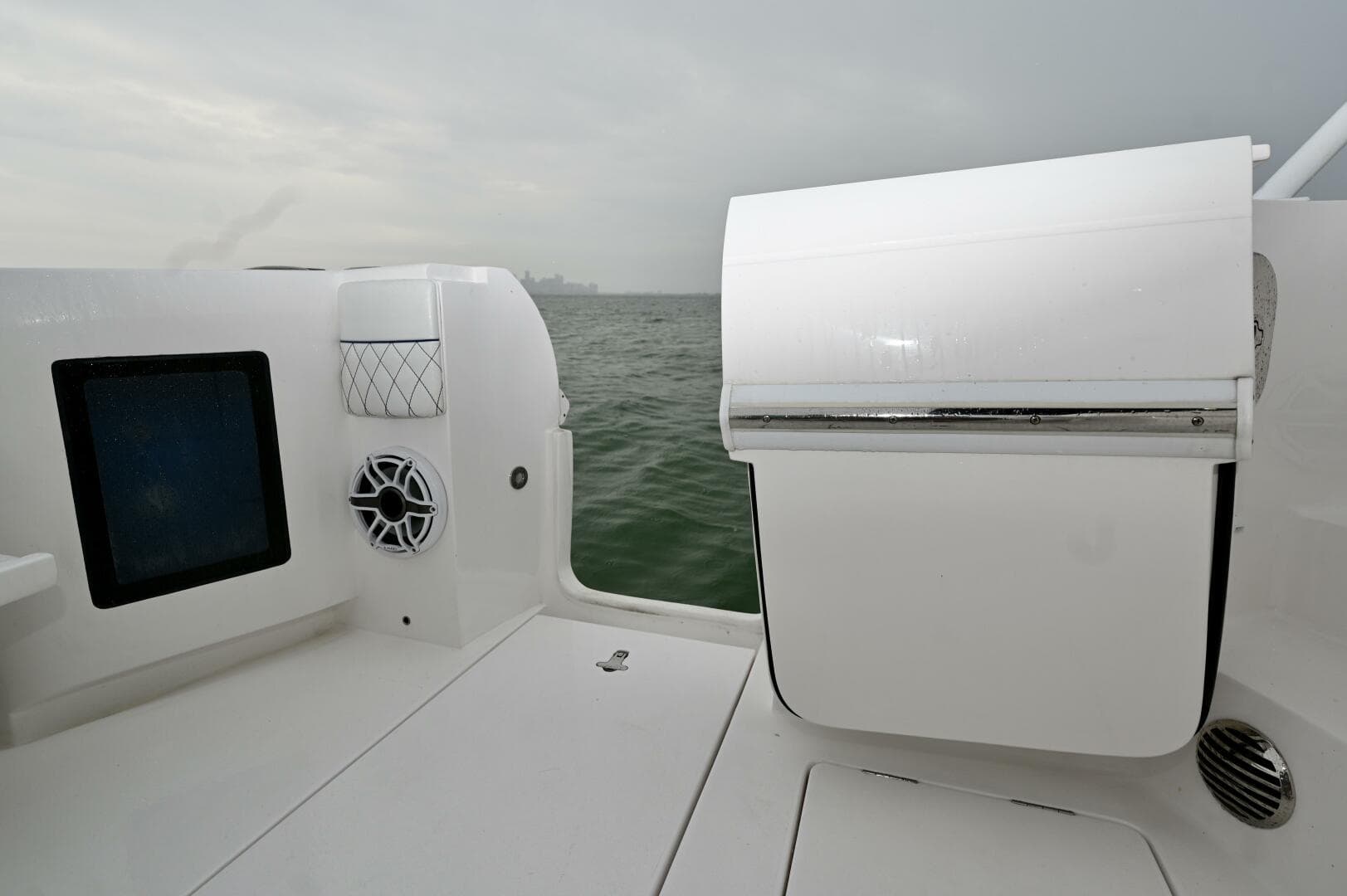 2021 Intrepid 438 Evolution — photo 12