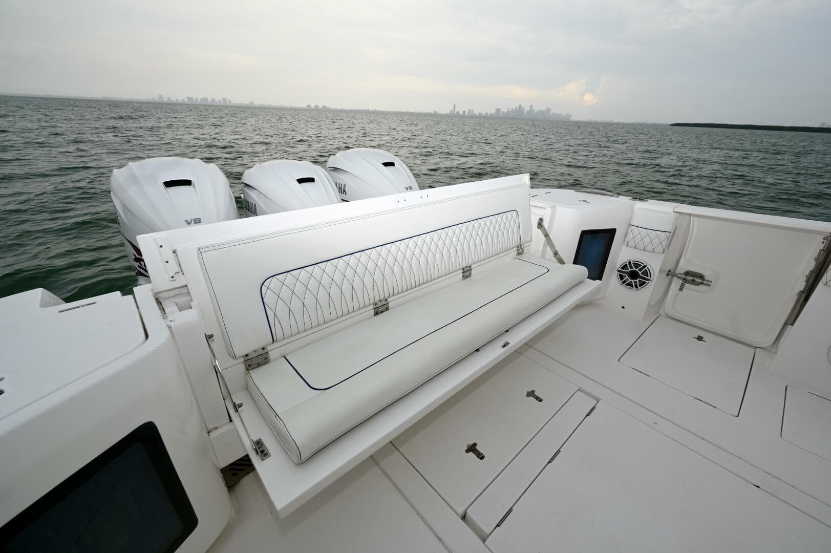 2021 Intrepid 438 Evolution — photo 10