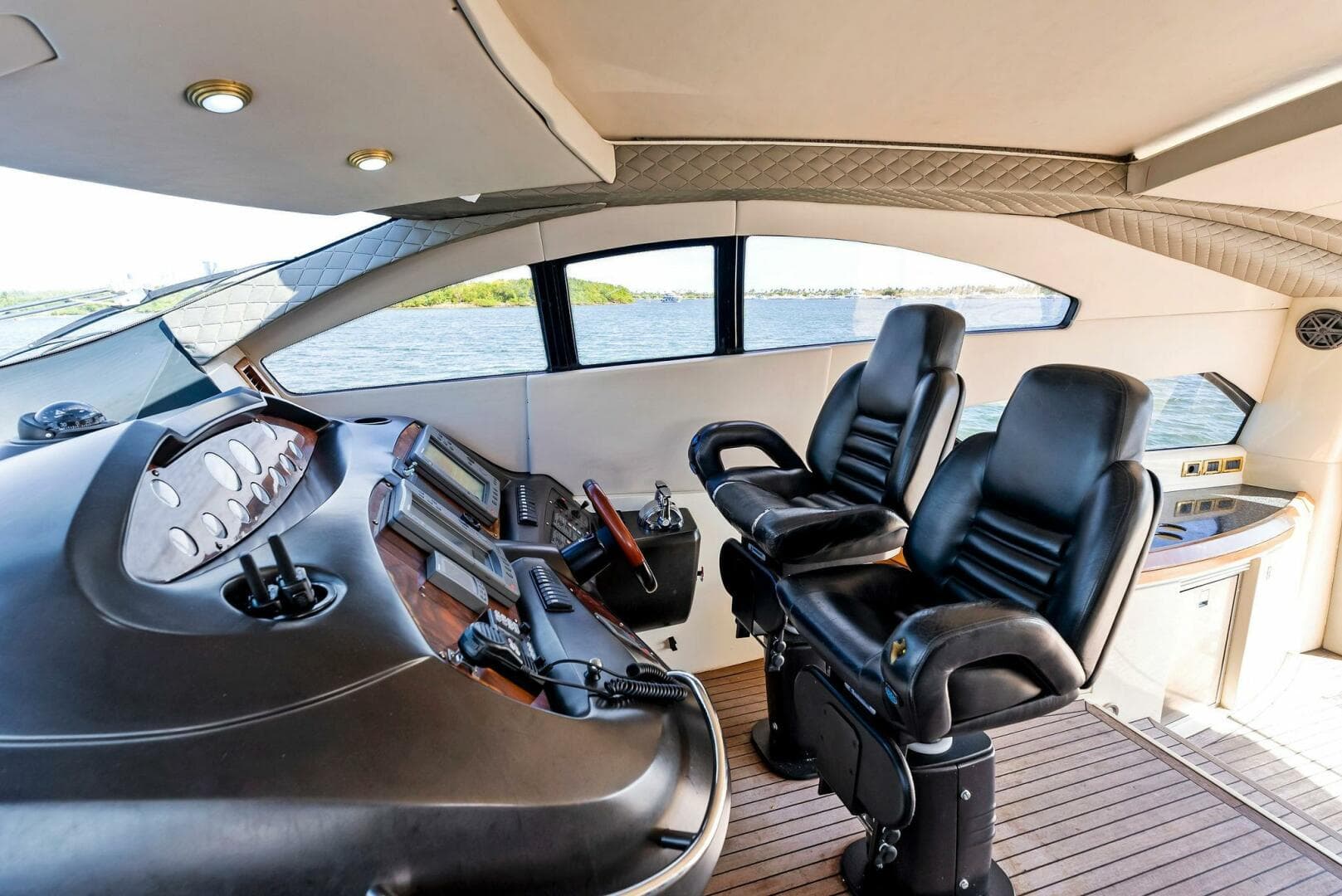 2001 Sunseeker Predator — photo 24