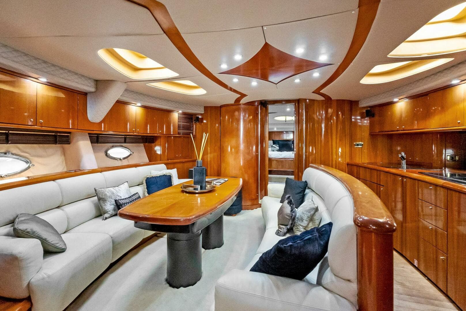 2001 Sunseeker Predator — photo 31