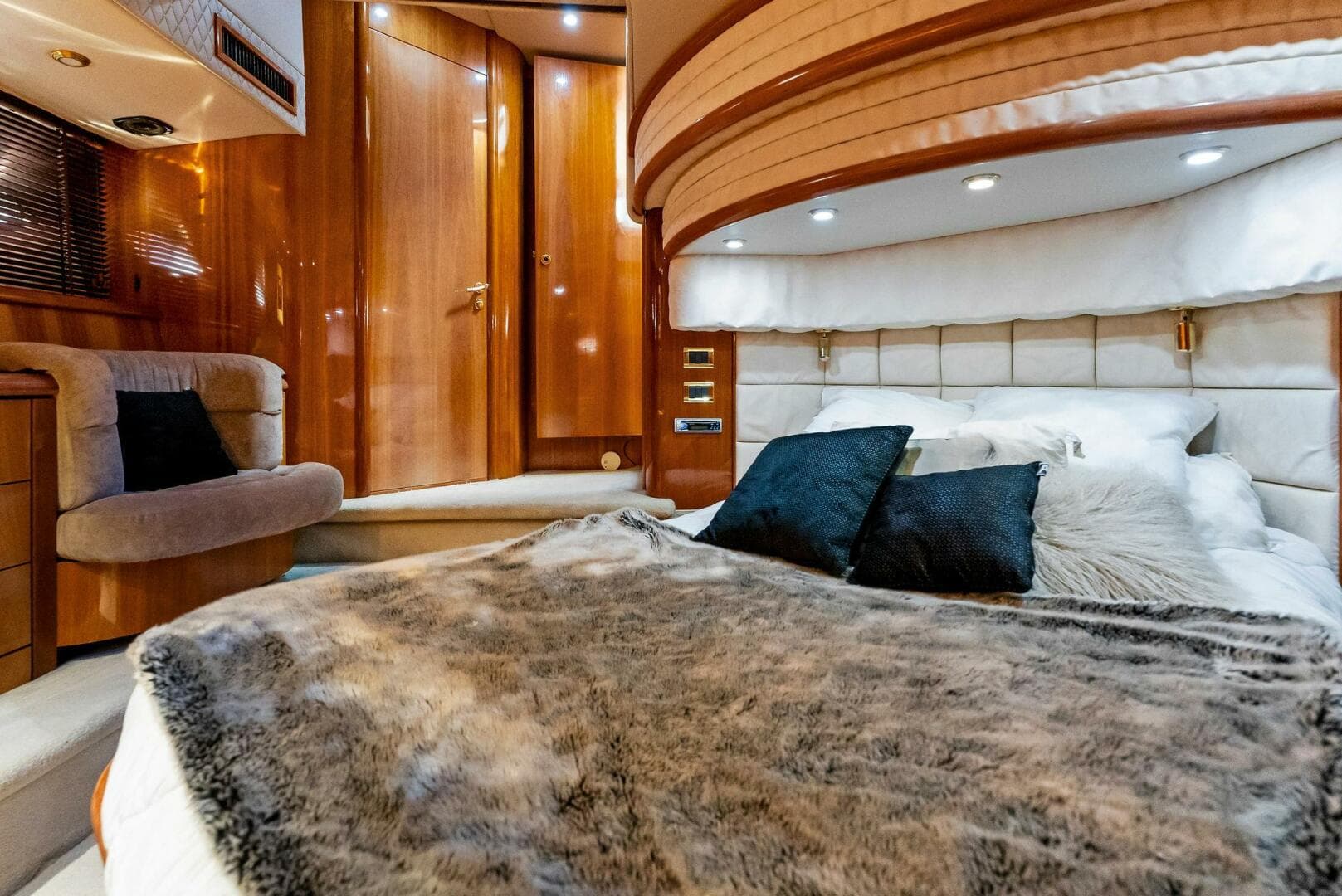 2001 Sunseeker Predator — photo 48